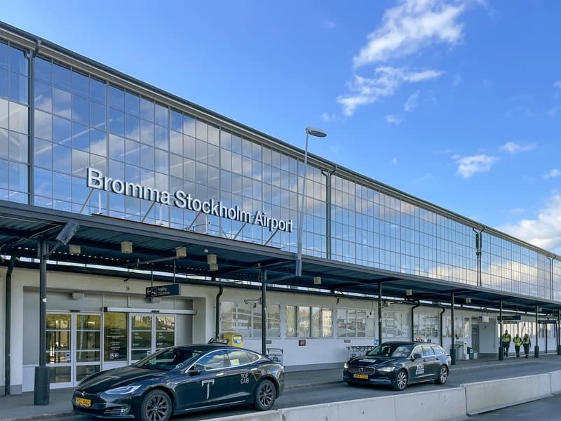 Bussuthyrning till Bromma flygplats för snabb logistik.