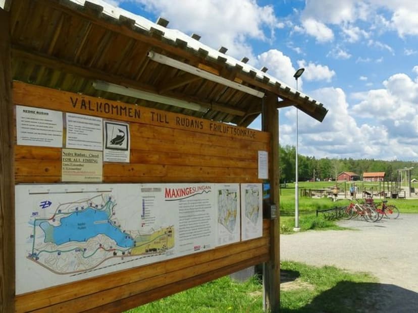 汉宁厄鲁丹户外区大巴