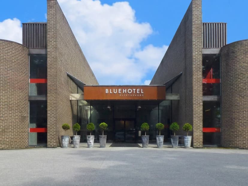 Hyra buss till Blue Hotel Ellery Beach House Lidingö