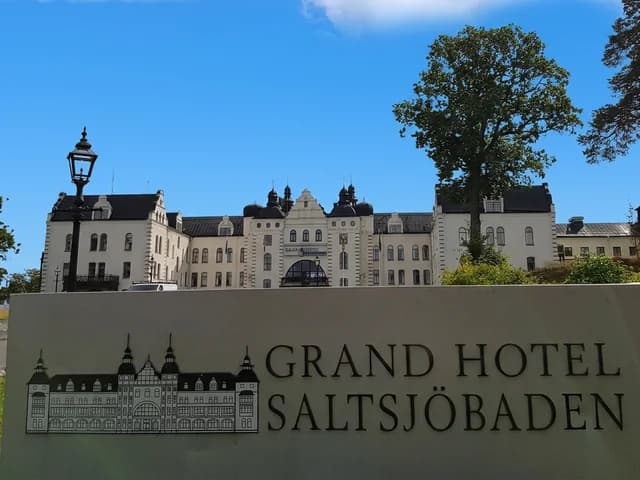 Hyra buss till Saltsjöbaden i Nacka