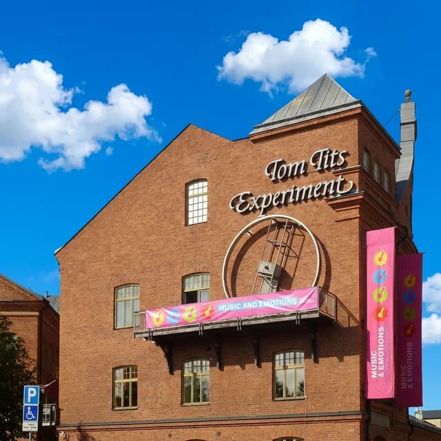 Hyra buss vid Tom Tits Experiment i Södertälje