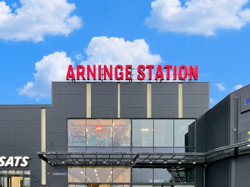 Hyra buss vid Arninge i Täby