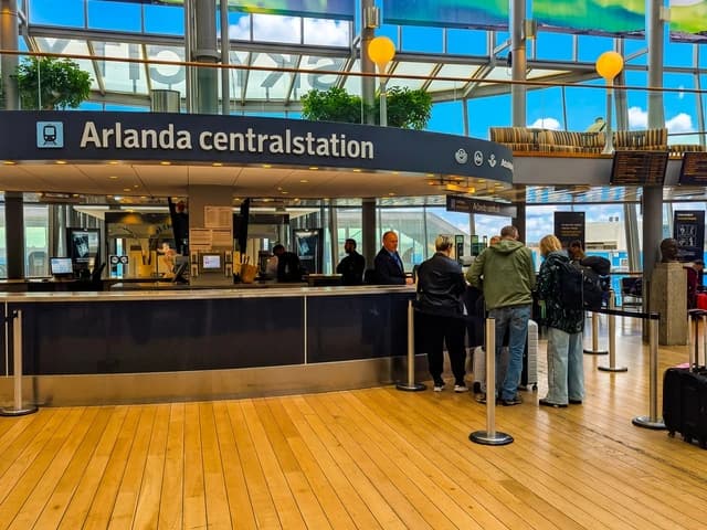Hyra minibuss 7 personer för flygplatstransfer till Arlanda.