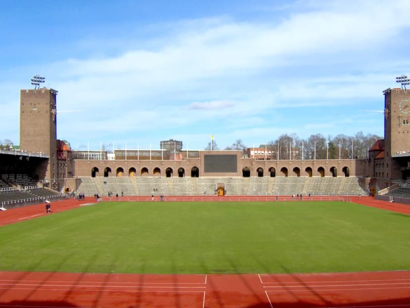 Bussuthyrning till Stockholms Stadion – friidrott och matchlogistik på Östermalm