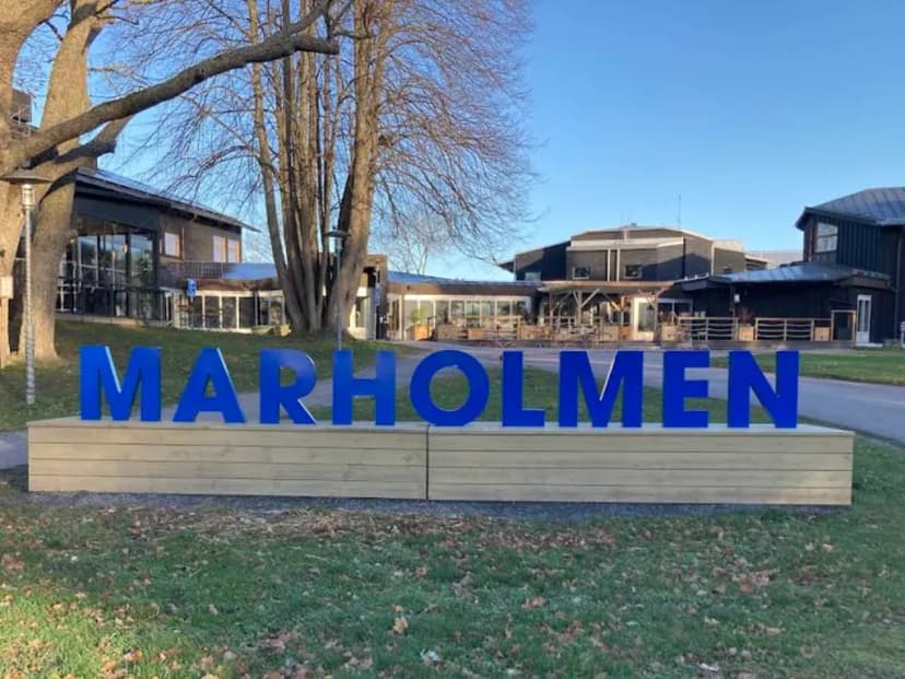 Bussuthyrning till Marholmen