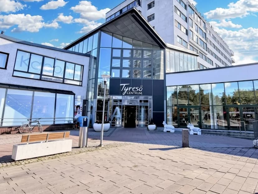 Bussuthyrning vid Tyresö Centrum