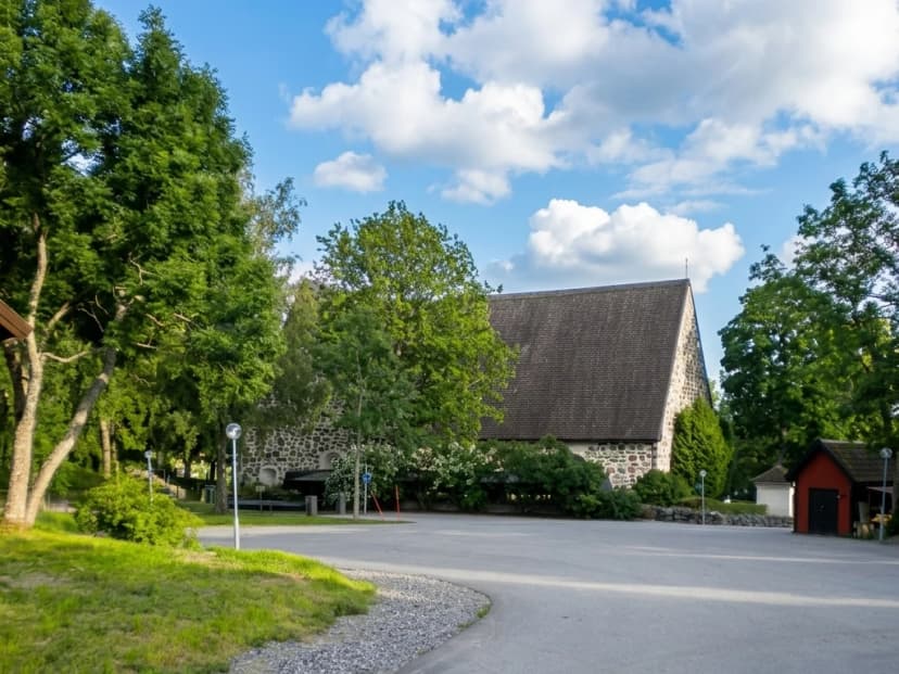 Hyra buss till Värmdö kyrka