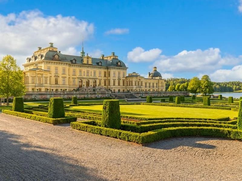 Kryssningsbuss Drottningholm dagsutflykt Stockholm – charter grupp UNESCO